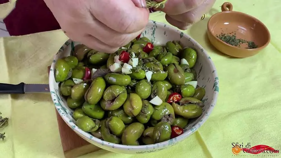 olive snocciolate sott'olio